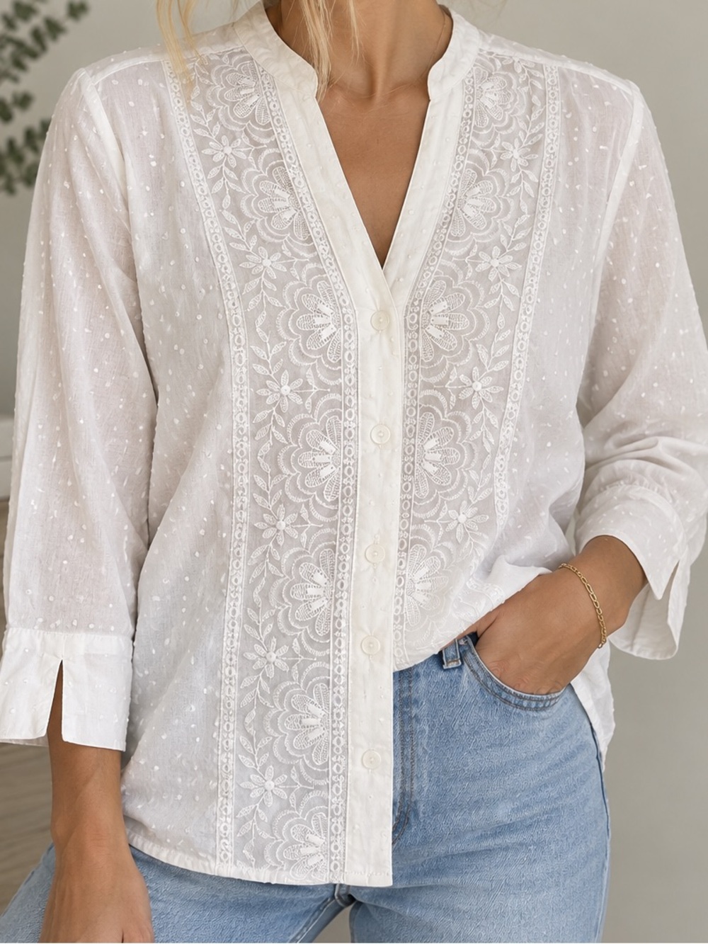 Alfred Dunner White Embroidered Blouse Size 12